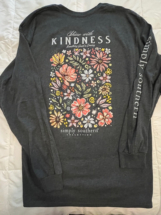 Simply Southern Tops - Simply Southern “Shine With Kindness Something Good Is Coming. XLarge